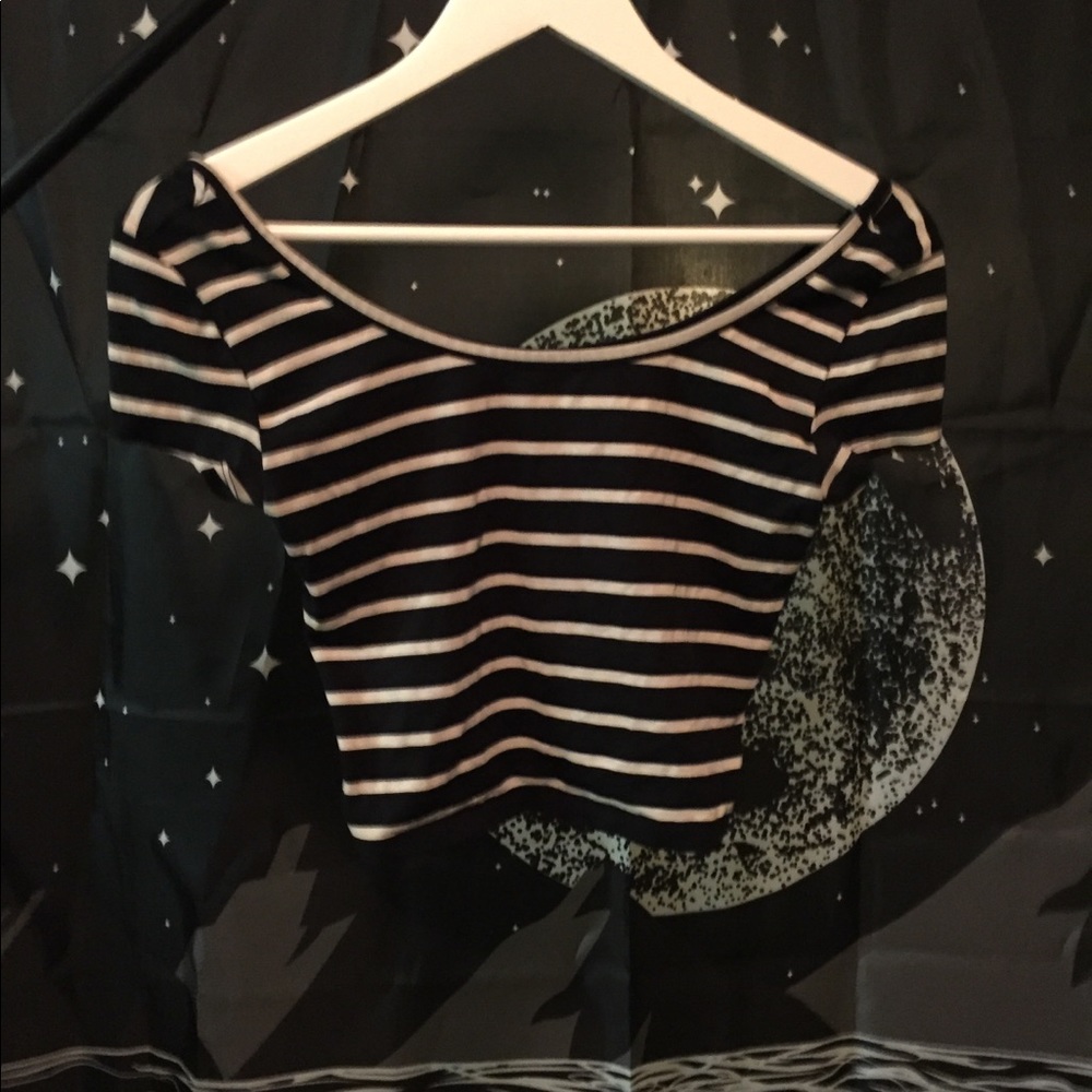 Striped Crop Stretchy Tee. Size Small/0-2.
